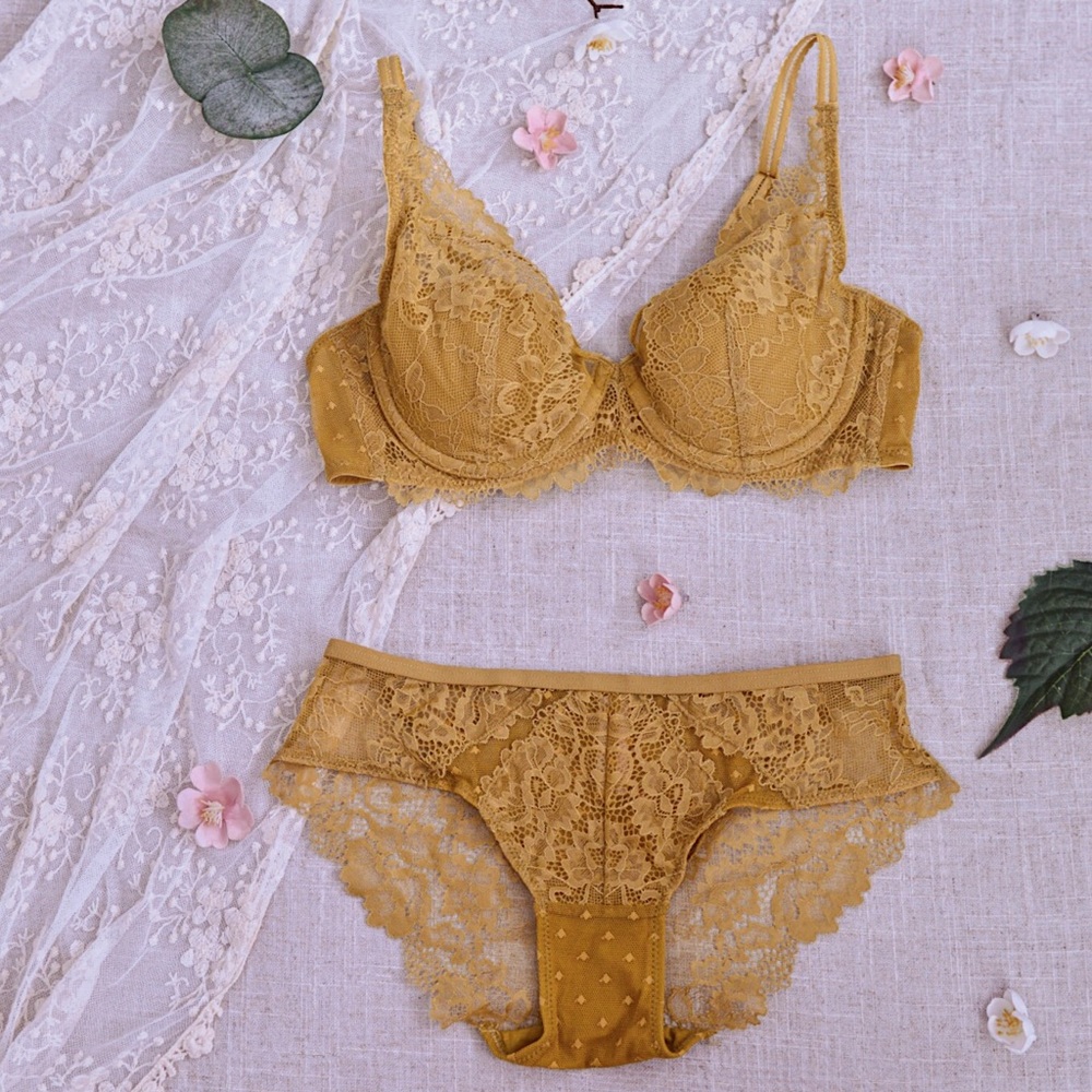 Lace Sexy Lingerie Underwire Bra Underwear Set